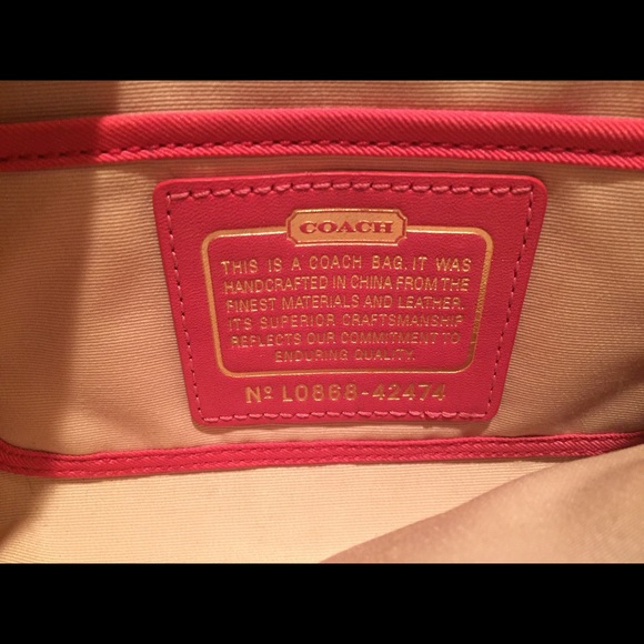 Coach wristlet - Picture 3 of 3